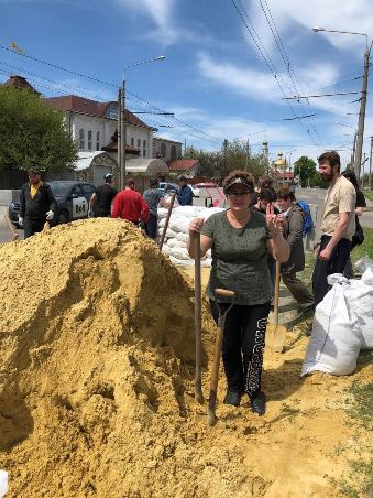 Жители города помогают защищать Харьков